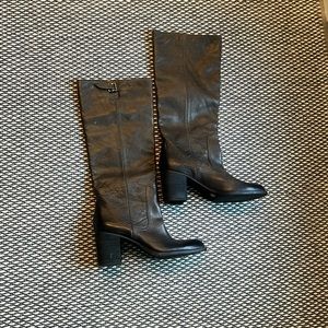 Vince Camuto brown boots